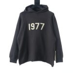 הסווטשרט - Fear Of God Essentials Hoodie SS24