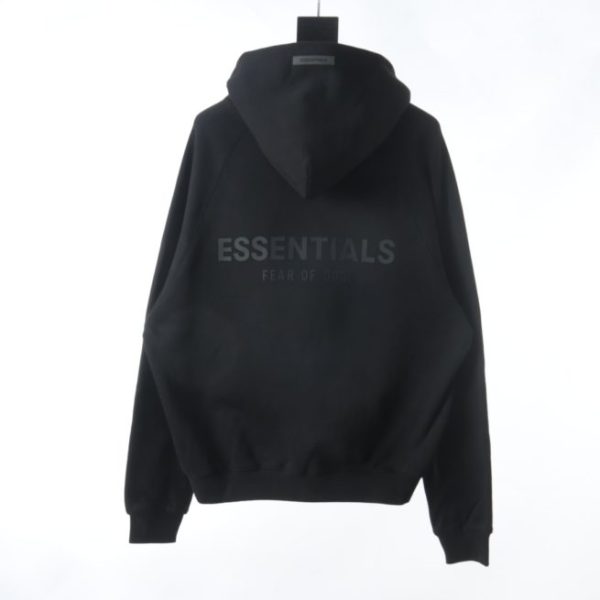 הסווטשרט - Fear Of God Essentials Hoodie