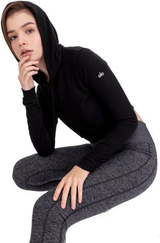 סווטשירט - Alo Yoga A sweatshirt designed by the Californian yoga clothing brand Alo Yoga for women