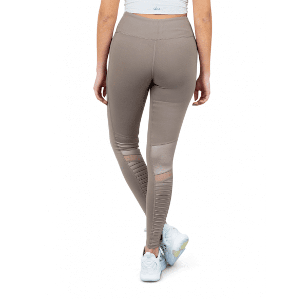 טייץ - Tights designed by the Californian yoga clothing brand Alo Yoga