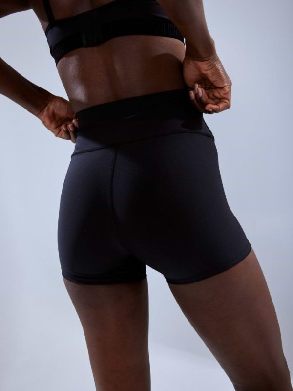 טייץ קצר - Alo Yoga short tights in high cut black color