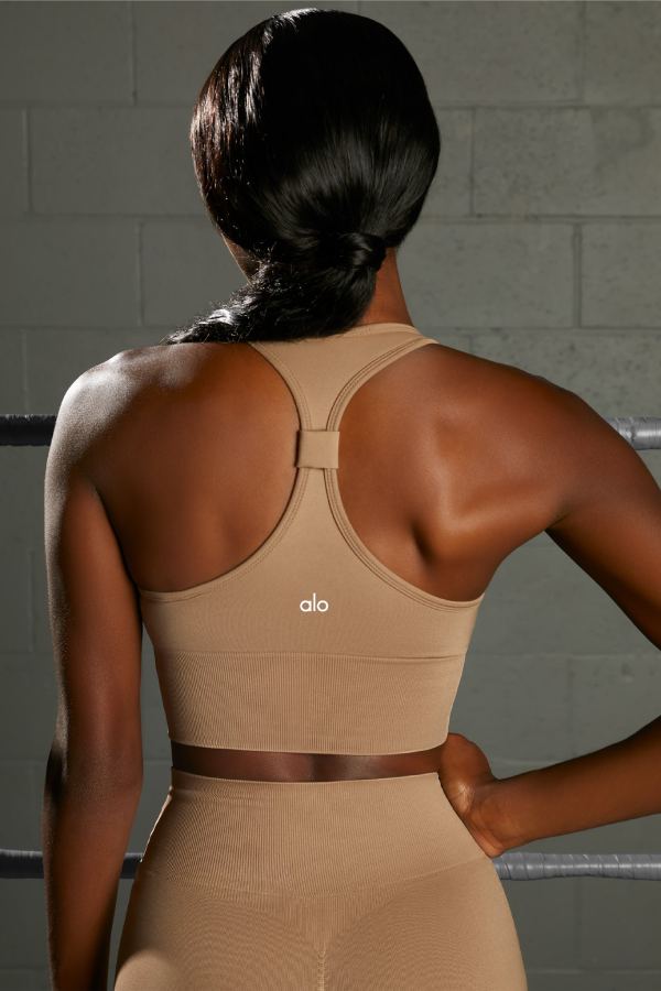 טייץ וטופ - Alo yoga short tights and top set for women in brown color - Alo Yoga Set