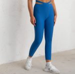 טייץ צמוד - Alo yoga set for women, fashionable tights and blue top