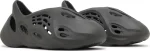 Adidas Yeezy Foam Runner Carbon – כפכפי פום ראנר בצבע אפור כהה