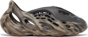 Adidas Yeezy Foam Runner MX Cinder – כפכפי פום ראנר בגווני חום ושחור