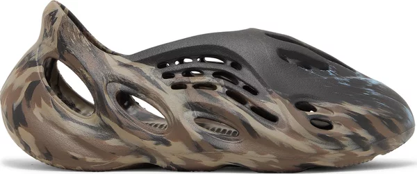 Adidas Yeezy Foam Runner MX Cinder – כפכפי פום ראנר בגווני חום ושחור