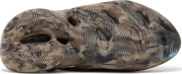 Adidas Yeezy Foam Runner MX Cinder – כפכפי פום ראנר בגווני חום ושחור