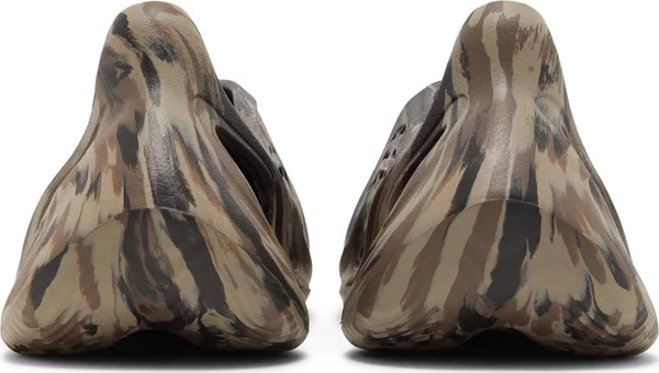 Adidas Yeezy Foam Runner MX Cinder – כפכפי פום ראנר בגווני חום ושחור