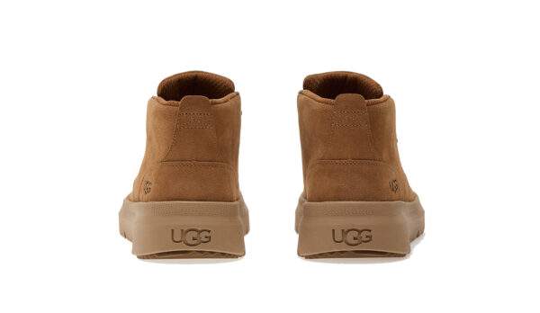 UGG נעלי Burleigh Chukka לגברים בצבע Chestnut עמידות למים