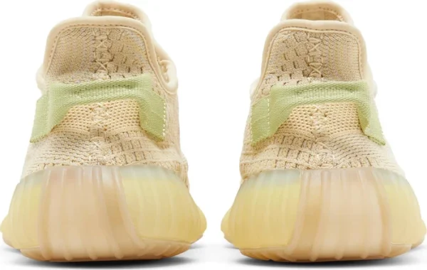 Adidas Yeezy Boost 350 V2 Flax 2024 נעלי סניקרס בגוון בז' עם סוליית Boost