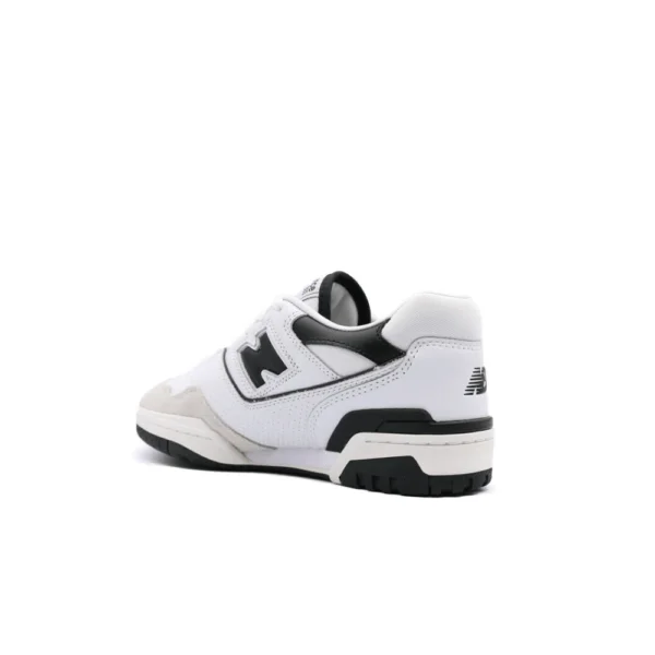 נעלי New Balance 550 בצבעי לבן ושחור