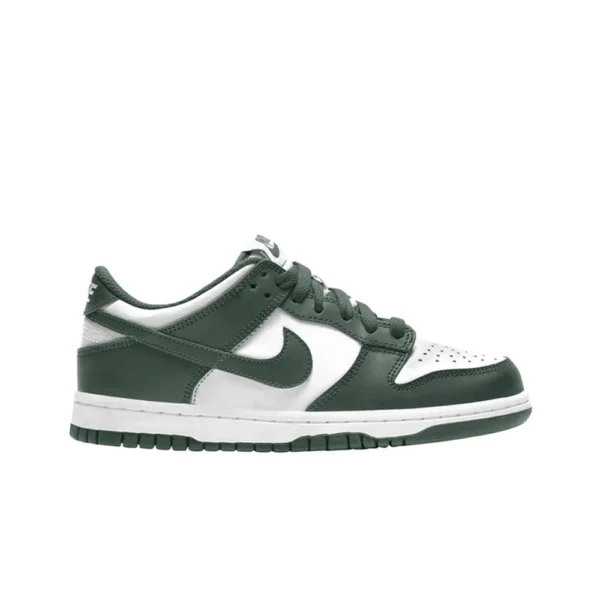 Nike Dunk Low Spartan Green – נעלי סניקרס נמוכות בצבע לבן וירוק בקבוק