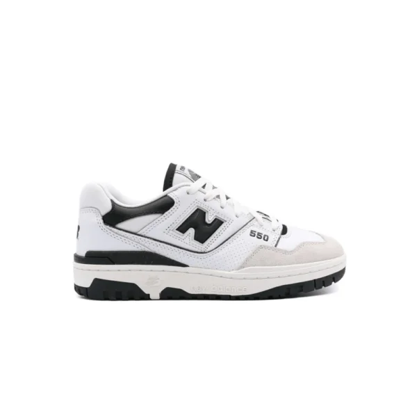 נעלי New Balance 550 בצבעי לבן ושחור