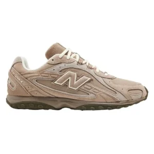 6newba-1-e1761136433435-600×599