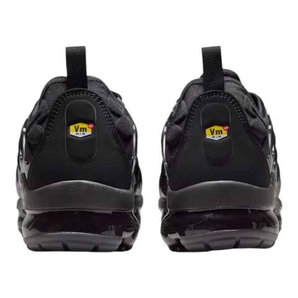 Nike Air VaporMax Plus – נעלי גברים עם טכנולוגיית Air בצבע Black/Dark Grey