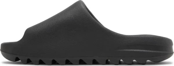 Adidas Yeezy Slides Onyx – כפכפי Yeezy בצבע שחור