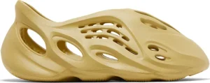 Adidas Yeezy Foam Runner Sulfur – כפכפי פום ראנר בצבע בז' צהבהב