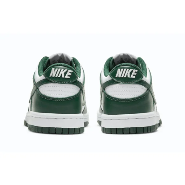 Nike Dunk Low Spartan Green – נעלי סניקרס נמוכות בצבע לבן וירוק בקבוק