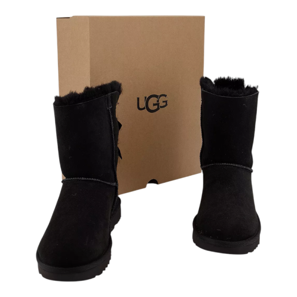 UGG מגפי Baily Bow 2 בצבע שחור לנשים – נוחות, חמימות ועיצוב קלאסי