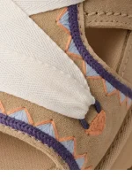 UGG Goldenstar Hi Artistitch – סנדלי פלטפורמה לנשים מזמש יוקרתי