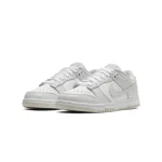 נעלי Nike Dunk Low Photon Dust – סניקרס נמוכות בצבע לבן ואפור