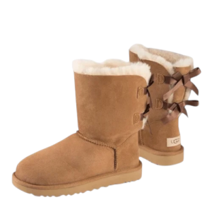 UGG מגפי Baily Bow 2 בצבע חום לנשים – נוחות, חמימות ועיצוב קלאסי