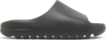 Adidas Yeezy Slides Dark Onyx – כפכפי Yeezy בצבע פחם כהה