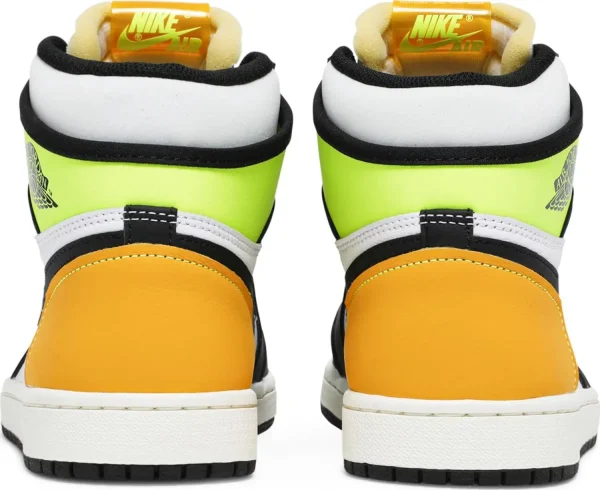 נעלי Nike Air Jordan 1 Retro High OG 'Volt Gold' – עיצוב ייחודי ומודרני