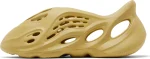Adidas Yeezy Foam Runner Sulfur – כפכפי פום ראנר בצבע בז' צהבהב