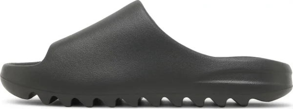Adidas Yeezy Slides Dark Onyx – כפכפי Yeezy בצבע פחם כהה