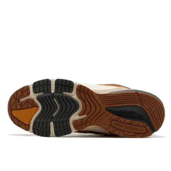 נעלי ניו באלאנס New Balance 990v6 Carhartt WIP Sculpture Center
