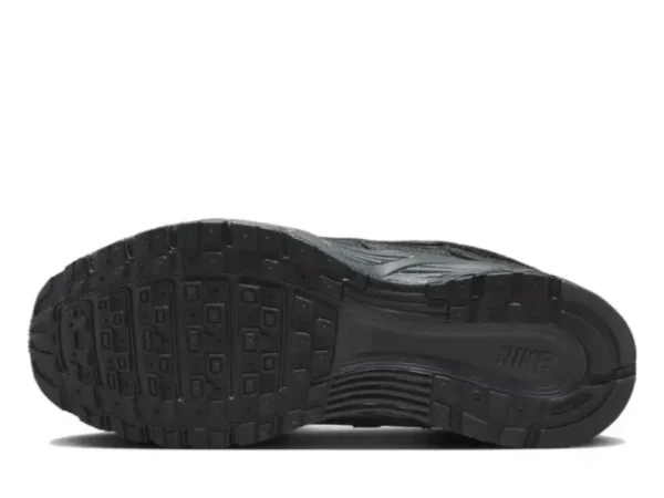 Nike P-6000 Premium Triple Black – נעלי סניקרס שחורות בעיצוב ספורטיבי