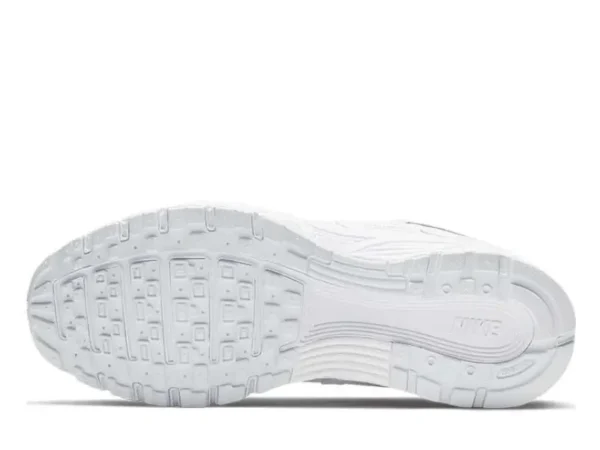 Nike P-6000 Triple White – נעלי סניקרס לבנות בעיצוב ספורטיבי