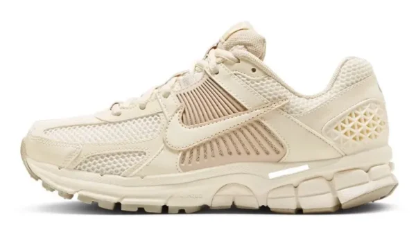 Nike Zoom Vomero 5 Sail Light Orewood Brown – נעלי סניקרס בגווני שמנת וחום בהיר