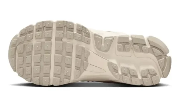 Nike Zoom Vomero 5 Pale Ivory – נעלי סניקרס בגוון שנהב