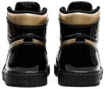 נעלי סניקרס Nike Air Jordan 1 Retro High OG לגברים – Black Metallic Gold