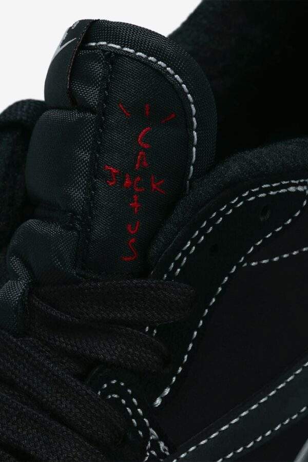 Travis Scott X Nike Air Jordan 1 Low Black Phantom סניקרס
