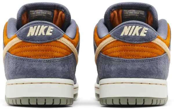 Nike SB Dunk Low 'Light Carbon Monarch' נעלי סקייט לגברים