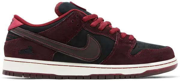Nike Dunk Low Pro SB QS 'RIOT Skateshop Mahogany Dark Beetroot' נעלי סקייט לגברים