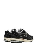 New Balance 1906 Protection Pack - Black נעלי סניקרס