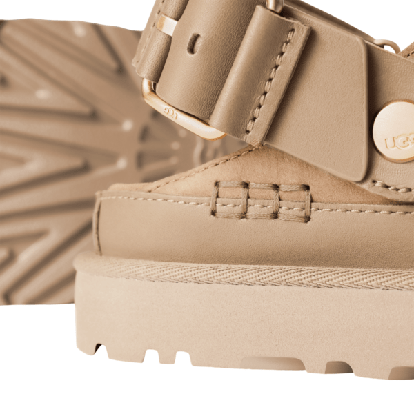 UGG Women’s Goldenstar Villa Clog Mustard Seed סנדלי האג
