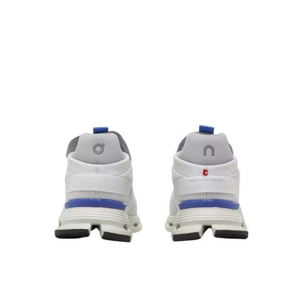 On Cloudnova Undyed נעלי