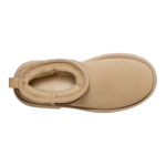 UGG Women’s Classic Ultra Mini New Heights Mustard Seed פלטפורמה עקב מגפי האג