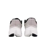 On Cloudsurfer Next Fog/Ivory נעלי