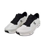 On Cloudzone Casual Ice/Black נעלי