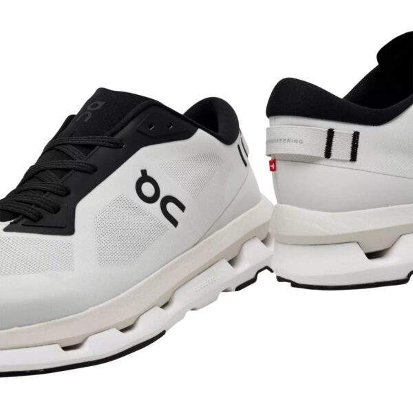 On Cloudzone Casual Ice/Black נעלי