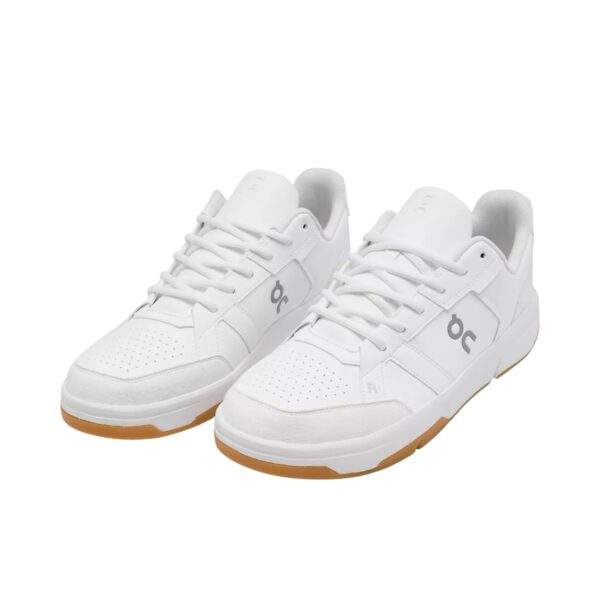 On The Roger Clubhouse Pro White/Ivory נעלי