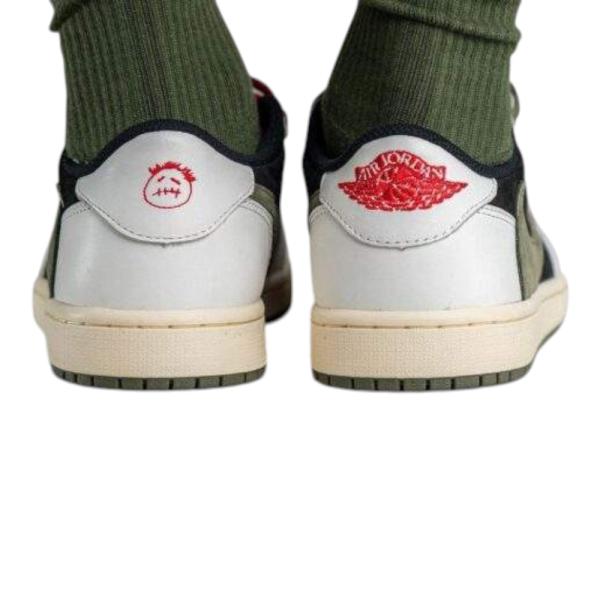 Travis Scott X Nike Air Jordan 1 Low Olive סניקרס