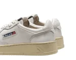 Autry Medalist Low All White Leather סניקרס