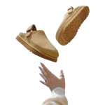 UGG Women’s Goldenstar Villa Clog Mustard Seed סנדלי האג